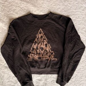 Def Leppard Cropped Sweatshirt— Black